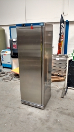 Ventilated refrigerator