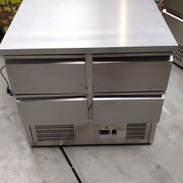 Refrigerated worktable