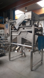 Potato sorting machine 