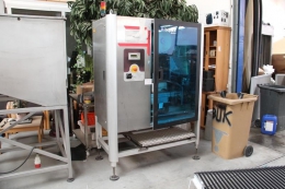 Pallet applicator