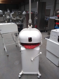 Bun divider rounder