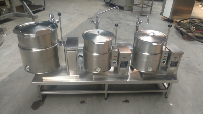 3 tilting cooking kettles