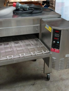 Electric conveyor oven