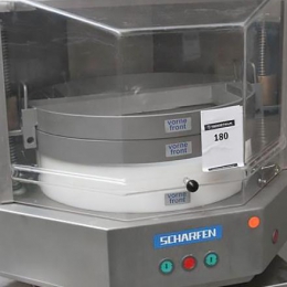Kaasportioneer machine